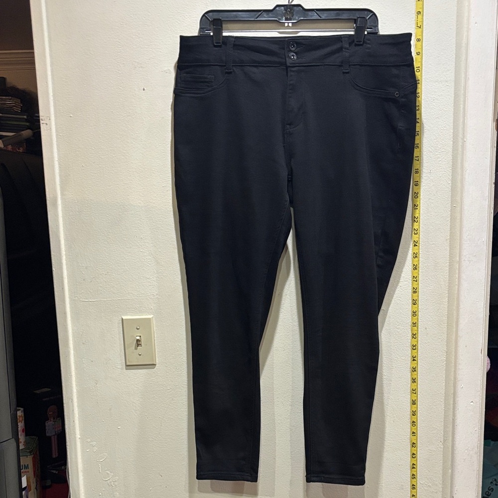 Sandpiper Black Skinny Jeans for Women